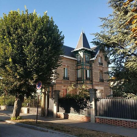 Calme Et Repos En Ville Chalons en Champagne Bagian luar foto